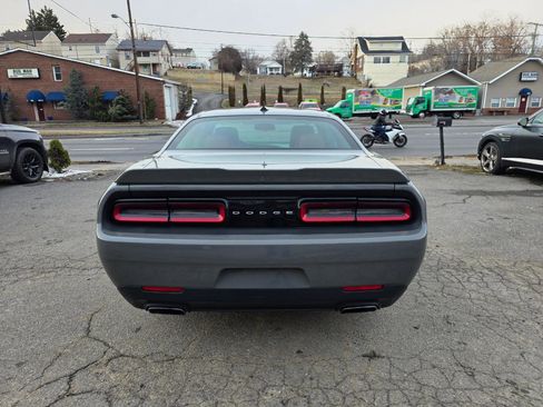 Used 2017 Dodge Challenger GT image 6