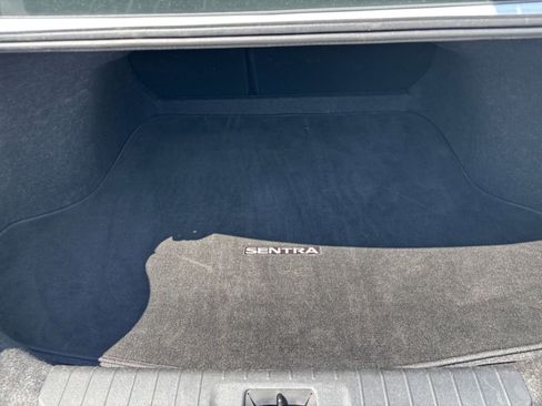 Used 2025 Nissan Sentra SV FWD image 30