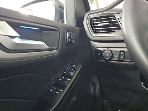 Certified 2024 Ford Escape Platinum image 32