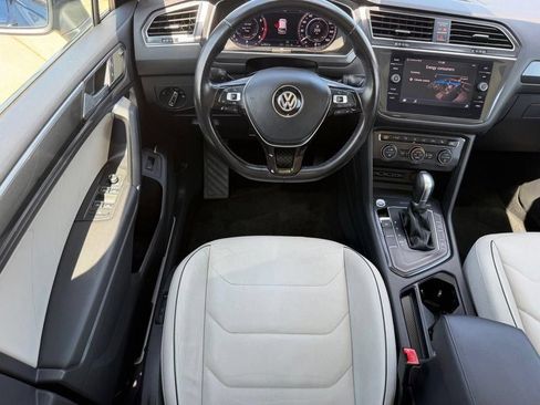 Used 2018 Volkswagen Tiguan SEL Premium FWD image 9