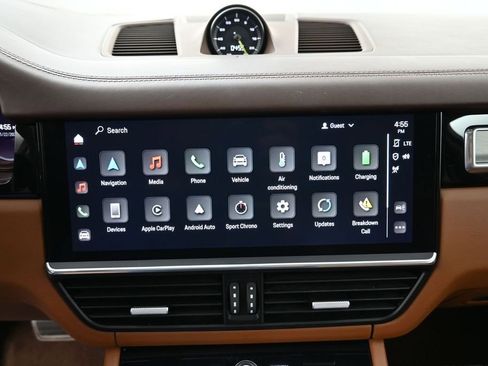 Certified 2022 Porsche Cayenne Turbo S AWD/4WD image 19