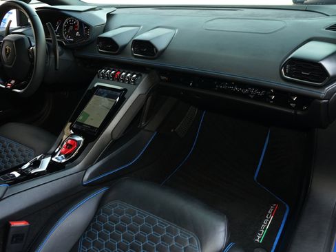 Used 2021 Lamborghini Huracan EVO RWD image 13