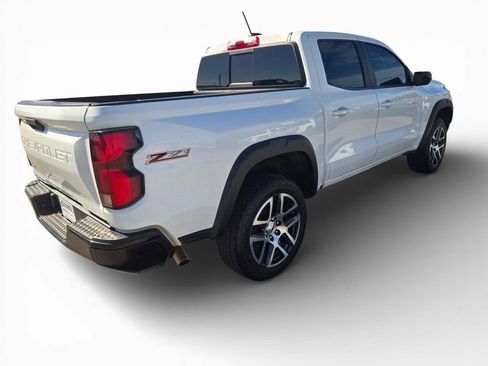 Used 2023 Chevrolet Colorado Z71 w/ Z71 Convenience Package 2 image 4