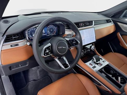 New 2026 Jaguar F-PACE R-Dynamic S image 9