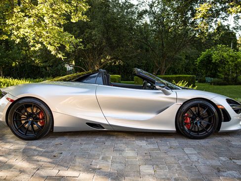 Used 2021 McLaren 720S Performance RWD image 11
