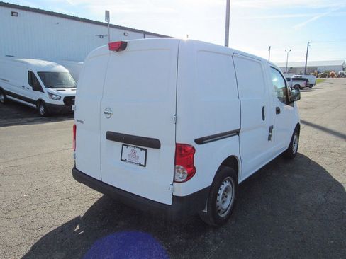 Used 2017 Nissan NV200 S image 5