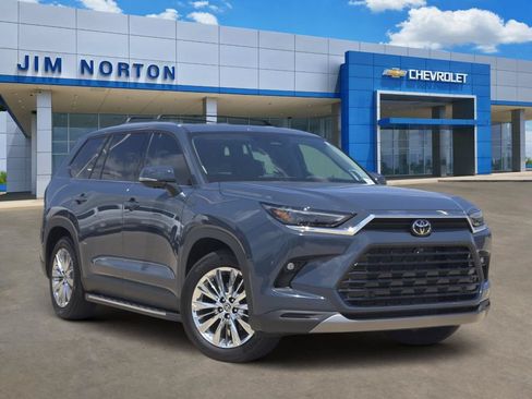 Used 2025 Toyota Grand Highlander AWD image 1