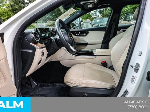 Used 2025 Mercedes-Benz C 300 Sedan image 17