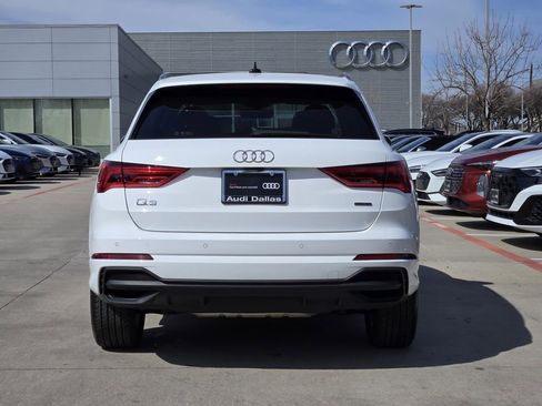 Certified 2025 Audi Q3 2.0T Premium w/ Convenience Package image 9