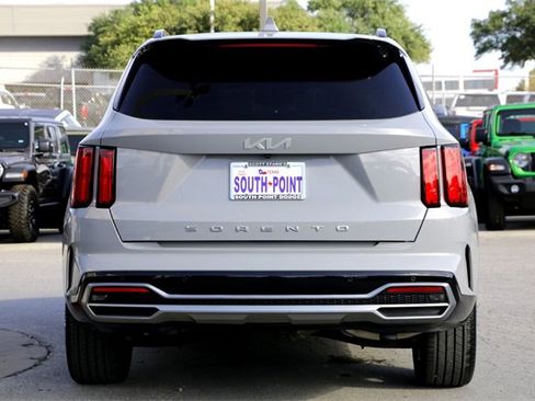 Used 2022 Kia Sorento SX image 6