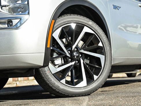 New 2025 Mitsubishi Outlander SEL image 6