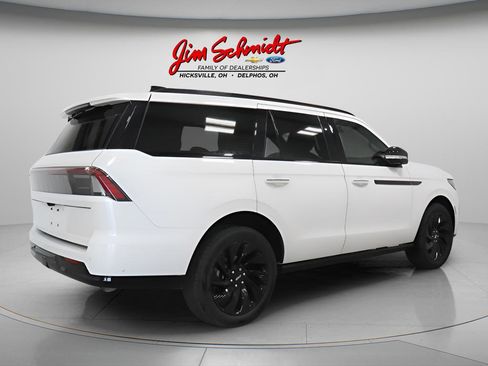 Used 2025 Lincoln Navigator Reserve w/ Jet Appearance Package AWD/4WD image 6