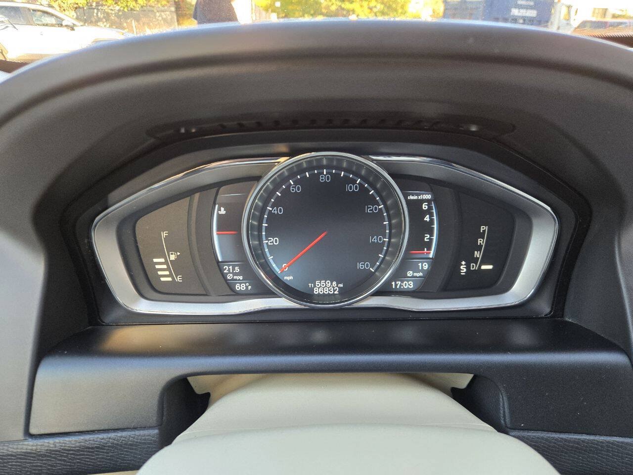 Used 2015 Volvo XC60 T5 Premier w/ Proximity Package FWD image 16
