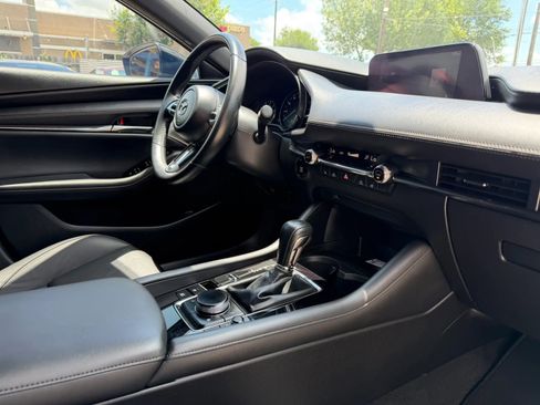 Used 2020 MAZDA MAZDA3 Hatchback w/ Preferred Package FWD image 20
