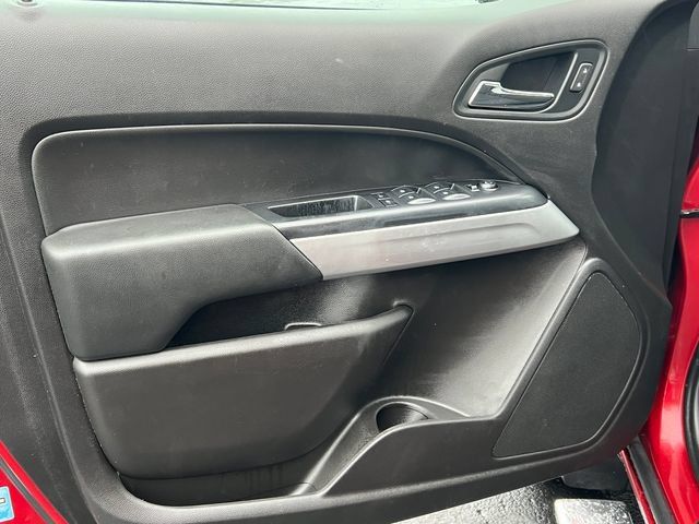 Used 2016 Chevrolet Colorado LT w/ LT Convenience Package AWD/4WD image 16
