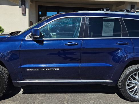 Used 2018 Jeep Grand Cherokee Summit AWD/4WD image 3