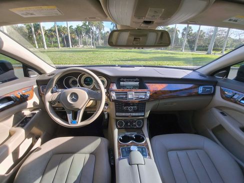 Used 2013 Mercedes-Benz CLS 550 4MATIC image 7
