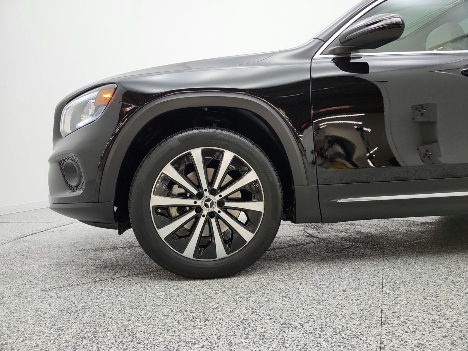 Used 2023 Mercedes-Benz GLB 250 image 22