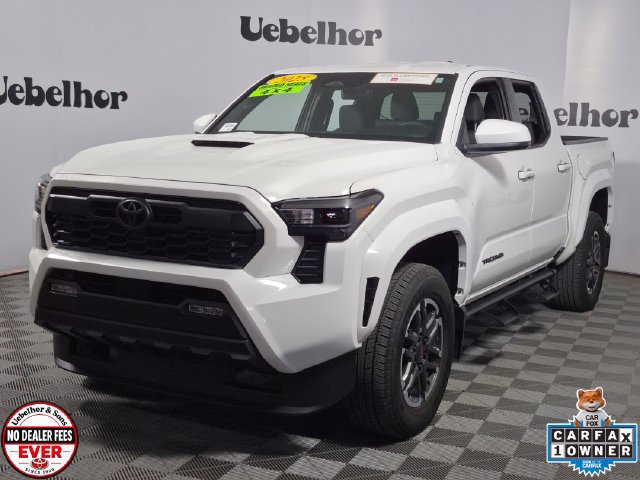 Certified 2025 Toyota Tacoma TRD Sport AWD/4WD image 3