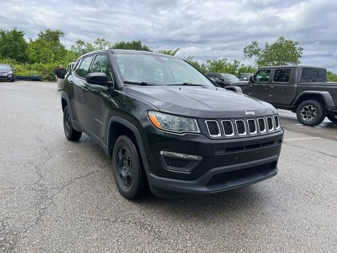 Used 2019 Jeep Compass Sport w/ Cold Weather Group AWD/4WD image 1