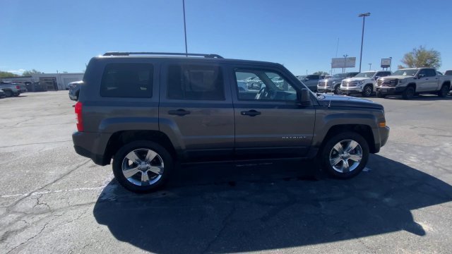 Used 2016 Jeep Patriot Sport w/ Tire & Wheel Group AWD/4WD image 9