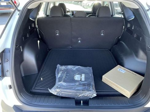 New 2026 Hyundai Tucson SE image 8