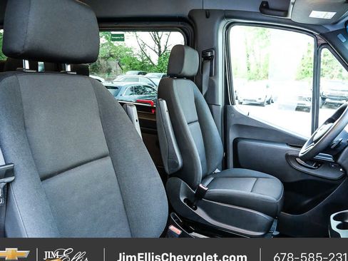 Used 2024 Mercedes-Benz Sprinter 2500 image 17