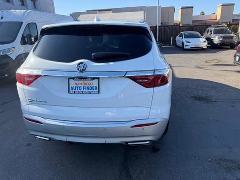 Used 2024 Buick Enclave Premium AWD/4WD image 17
