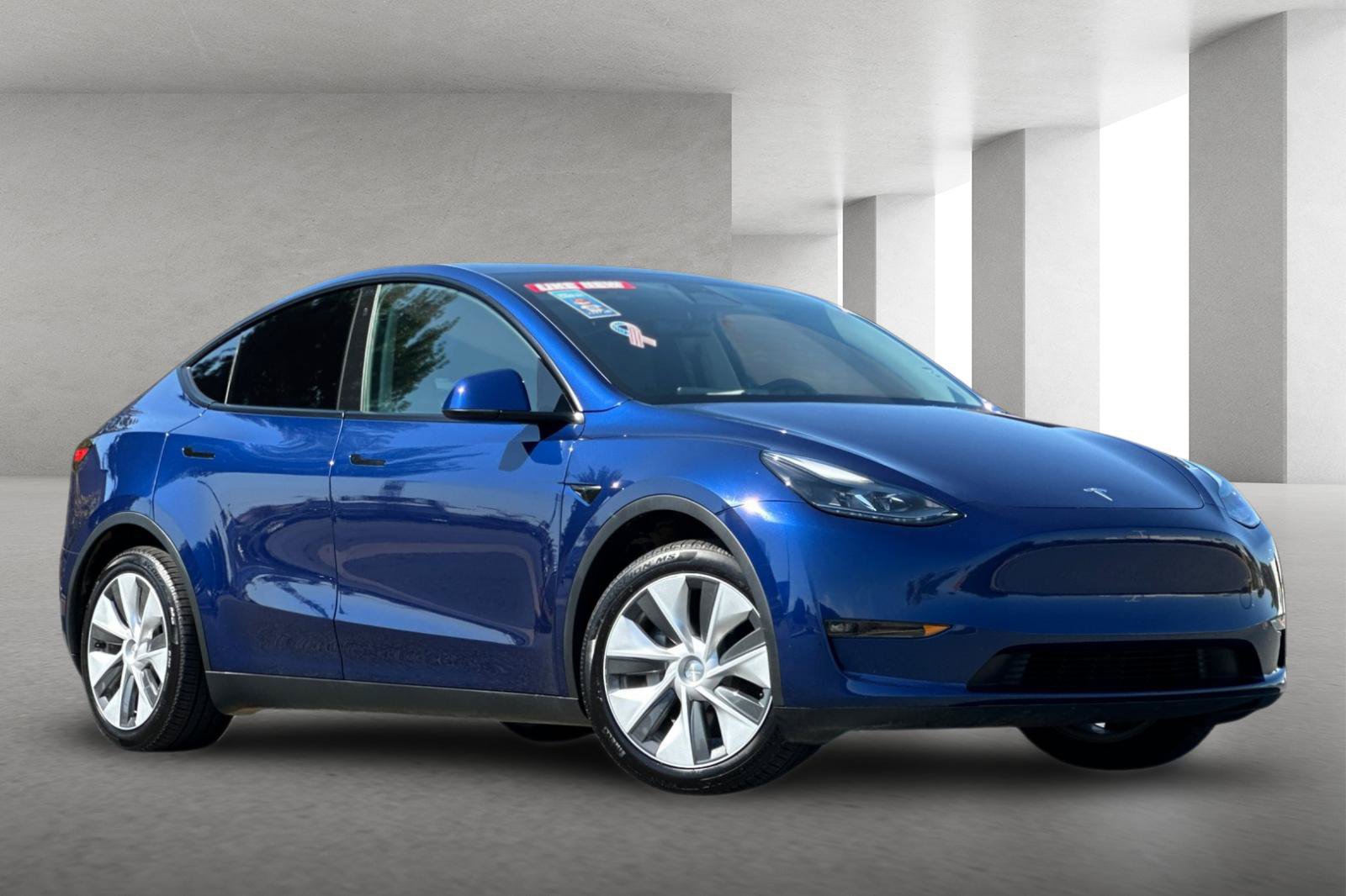 Used 2023 Tesla Model Y Long Range AWD/4WD image 2