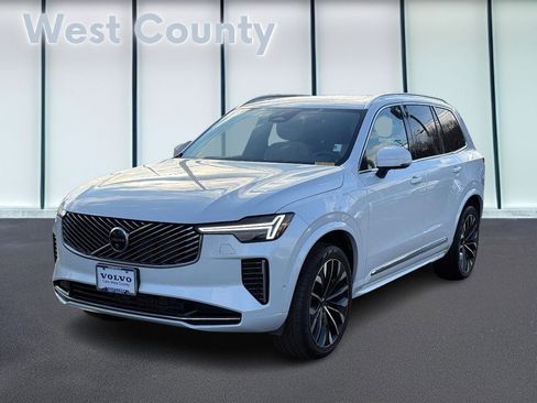 Certified 2025 Volvo XC90 B6 Plus image 9