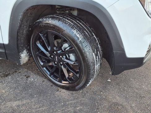 Used 2023 GMC Terrain SLE w/ Elevation Edition image 39