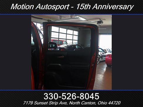 Used 2017 Toyota Tacoma TRD Off-Road w/ Premium & Technology Package image 41