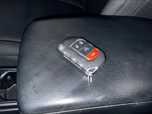 Used 2022 Jeep Wrangler Unlimited Sport image 33