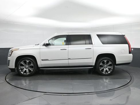 Used 2019 Cadillac Escalade ESV Luxury AWD/4WD image 4