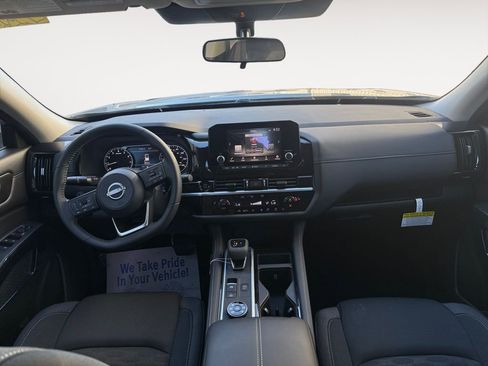 New 2025 Nissan Pathfinder SV w/ Cargo Package image 10