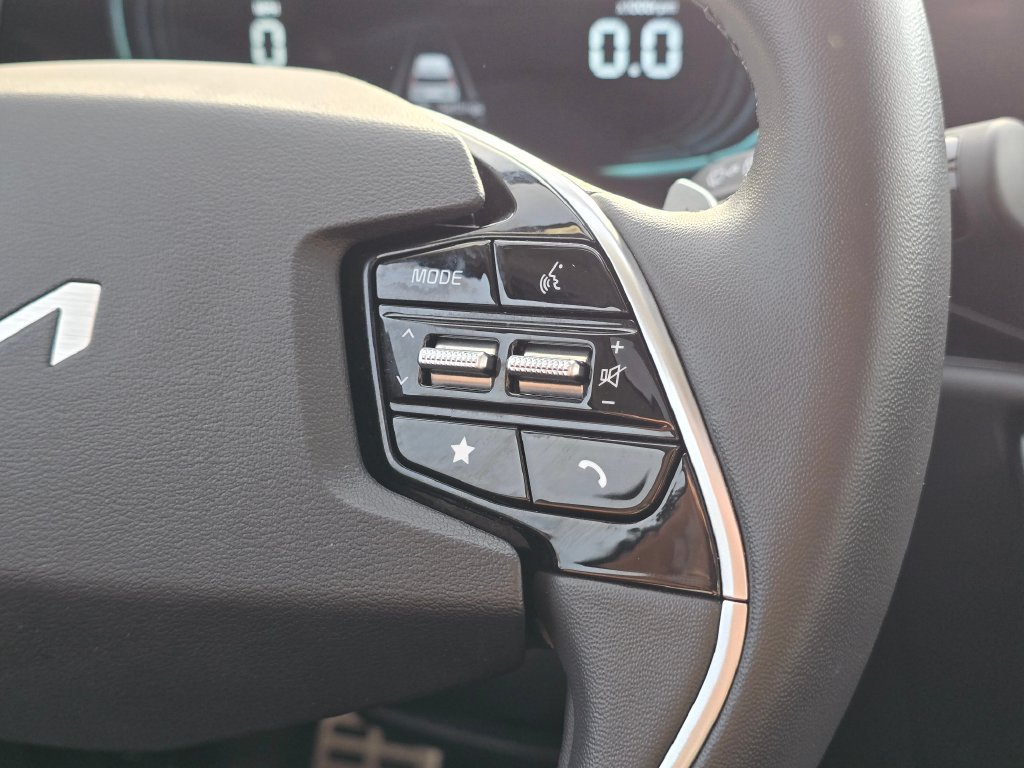 Certified 2024 Kia Niro EX Touring FWD image 28