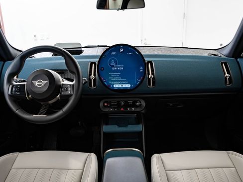 Certified 2025 MINI Cooper Countryman S w/ Comfort Package Max image 34