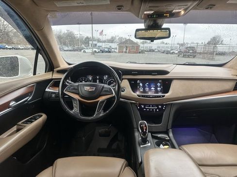 Used 2018 Cadillac XT5 Platinum image 7