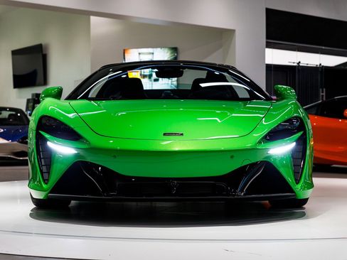 New 2026 McLaren Artura Spider image 37