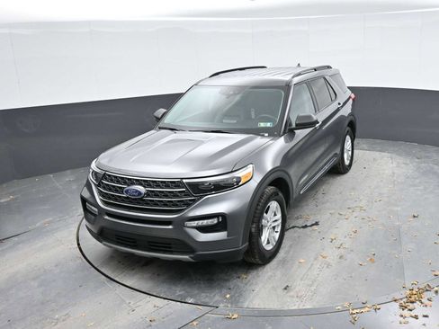 Used 2023 Ford Explorer XLT w/ Equipment Group 202A image 35