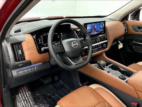 New 2026 Nissan Pathfinder Platinum image 7
