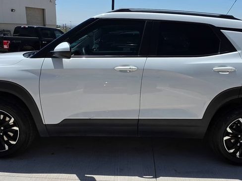 Used 2023 Chevrolet TrailBlazer LT w/ LPO, Blackout Package AWD/4WD image 6