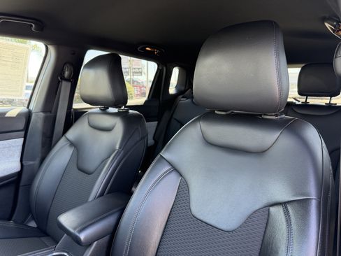 Used 2023 Jeep Compass Latitude w/ Convenience Group AWD/4WD image 17