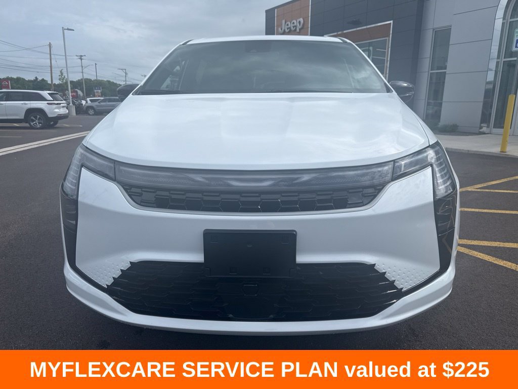 New 2027 Chrysler Pacifica Select AWD/4WD image 2