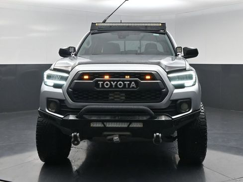 Used 2022 Toyota Tacoma SR w/ SR Convenience Package RWD image 17