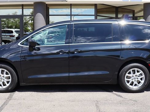 Used 2021 Chrysler Voyager LX w/ Cold Weather Group FWD image 8
