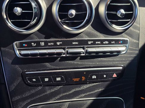 Used 2021 Mercedes-Benz GLC 300 4MATIC image 30