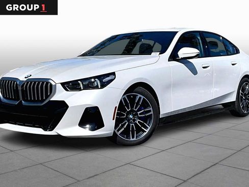 Certified 2026 BMW 540i xDrive image 1