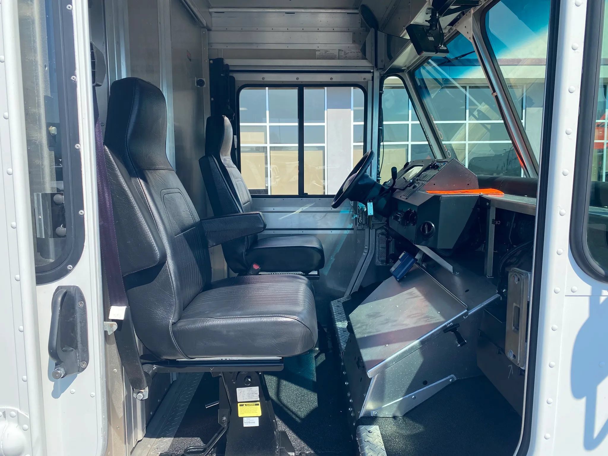 Used 2017 Ford E-350 and Econoline 350 Super Duty w/ A/C Prep Package RWD image 17