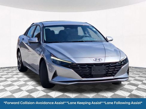 Used 2022 Hyundai Elantra SEL w/ Convenience Package FWD image 7
